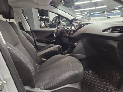 Peugeot 208 75 5 porte Active (10)