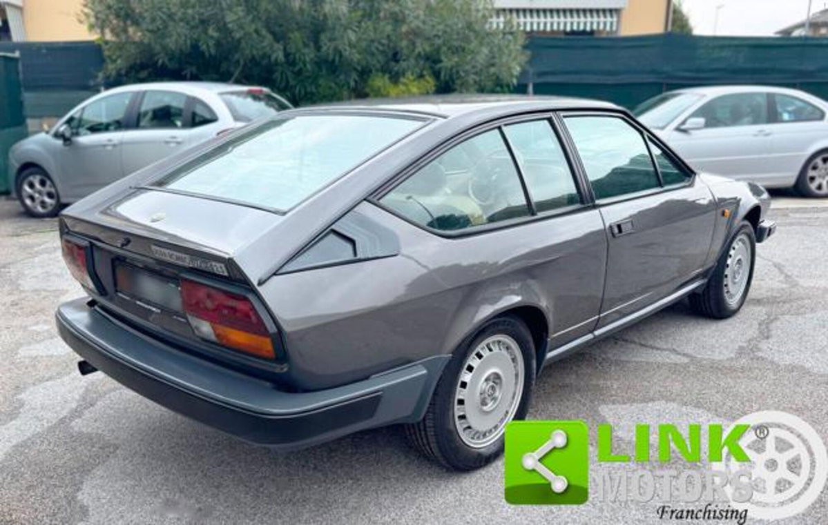 Alfa Romeo Alfetta GTV 6 2.5i (2)