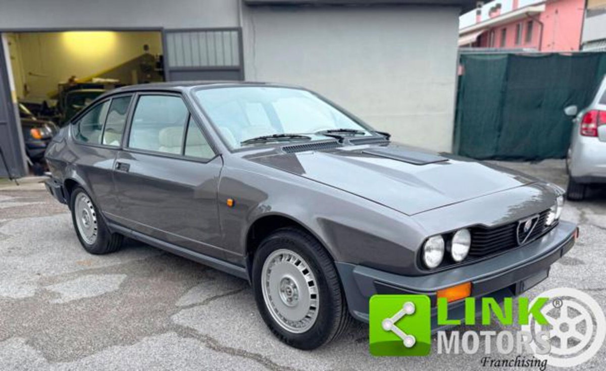 Alfa Romeo Alfetta GTV 6 2.5i (3)