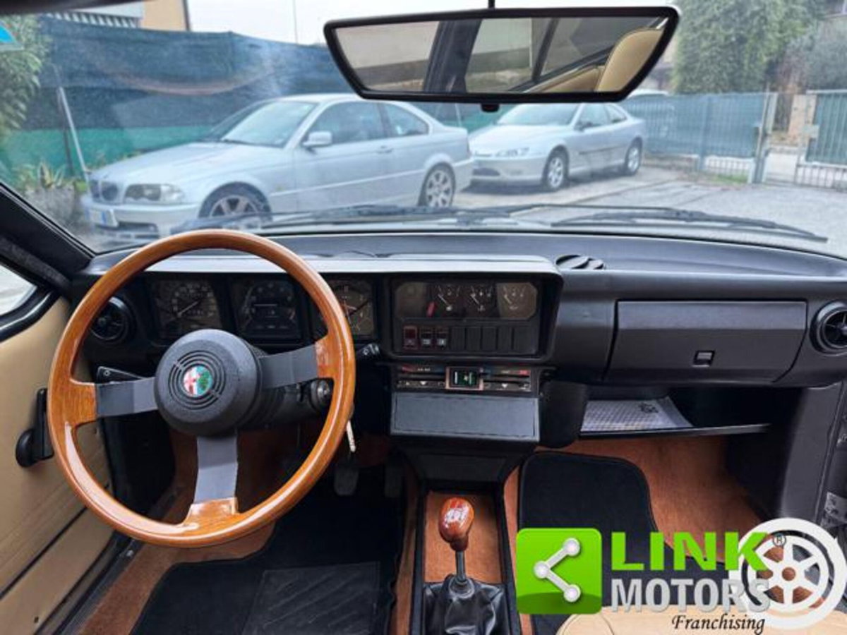 Alfa Romeo Alfetta GTV 6 2.5i (9)
