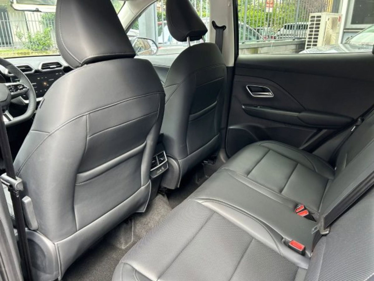 Mg ZS ZS 1.5 Luxury (14)