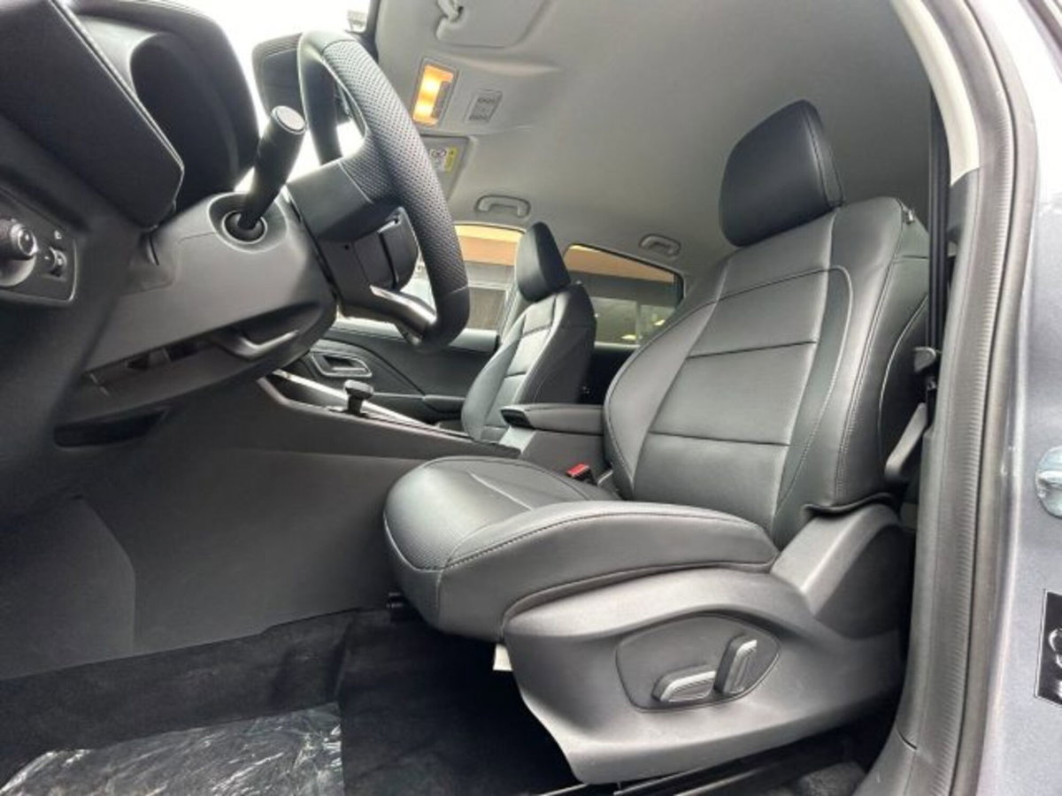 Mg ZS ZS 1.5 Luxury (13)