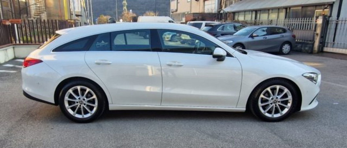 Mercedes-Benz CLA Shooting Brake 200 d Automatic 4Matic Shooting Brake Business (2)