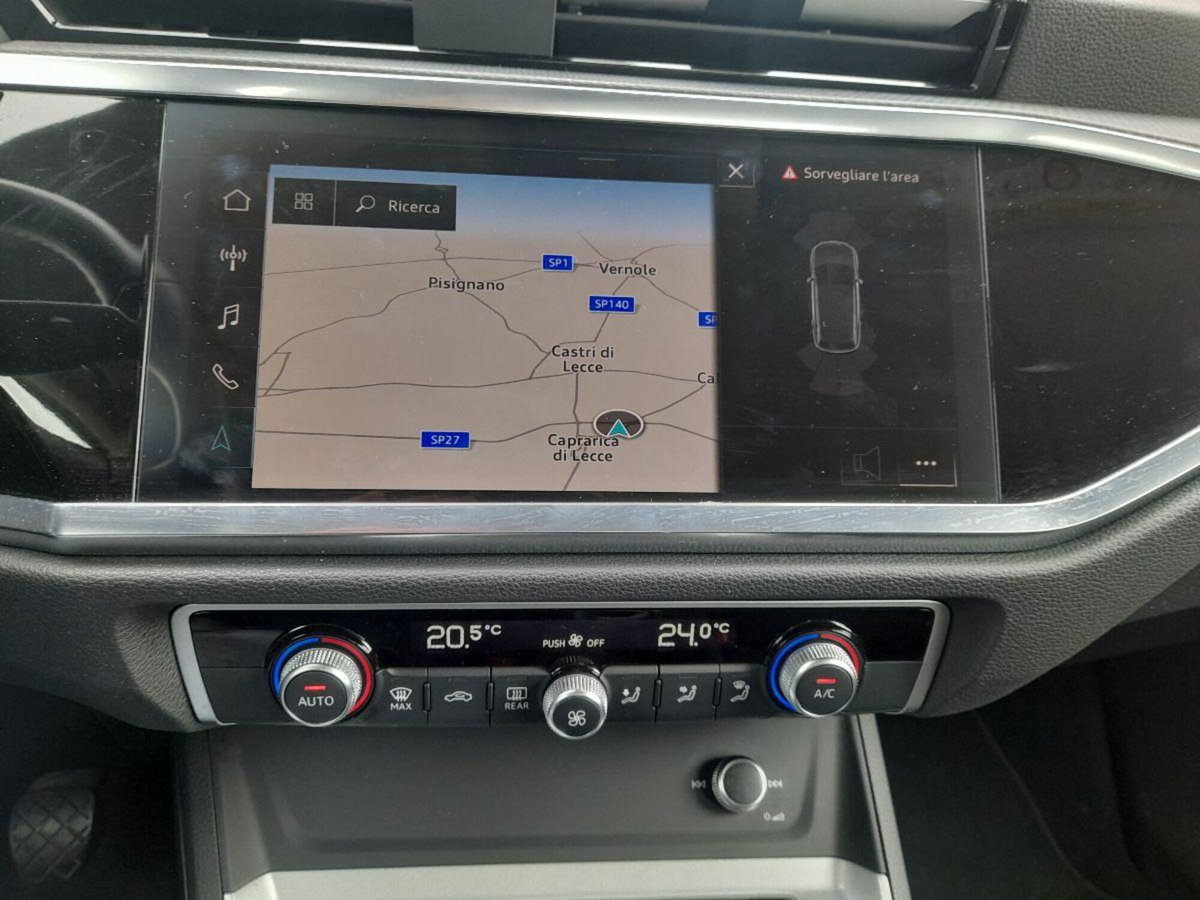 Audi Q3 2.0 TDI 150 CV Business (12)