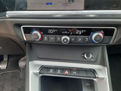 Audi Q3 2.0 TDI 150 CV Business (14)
