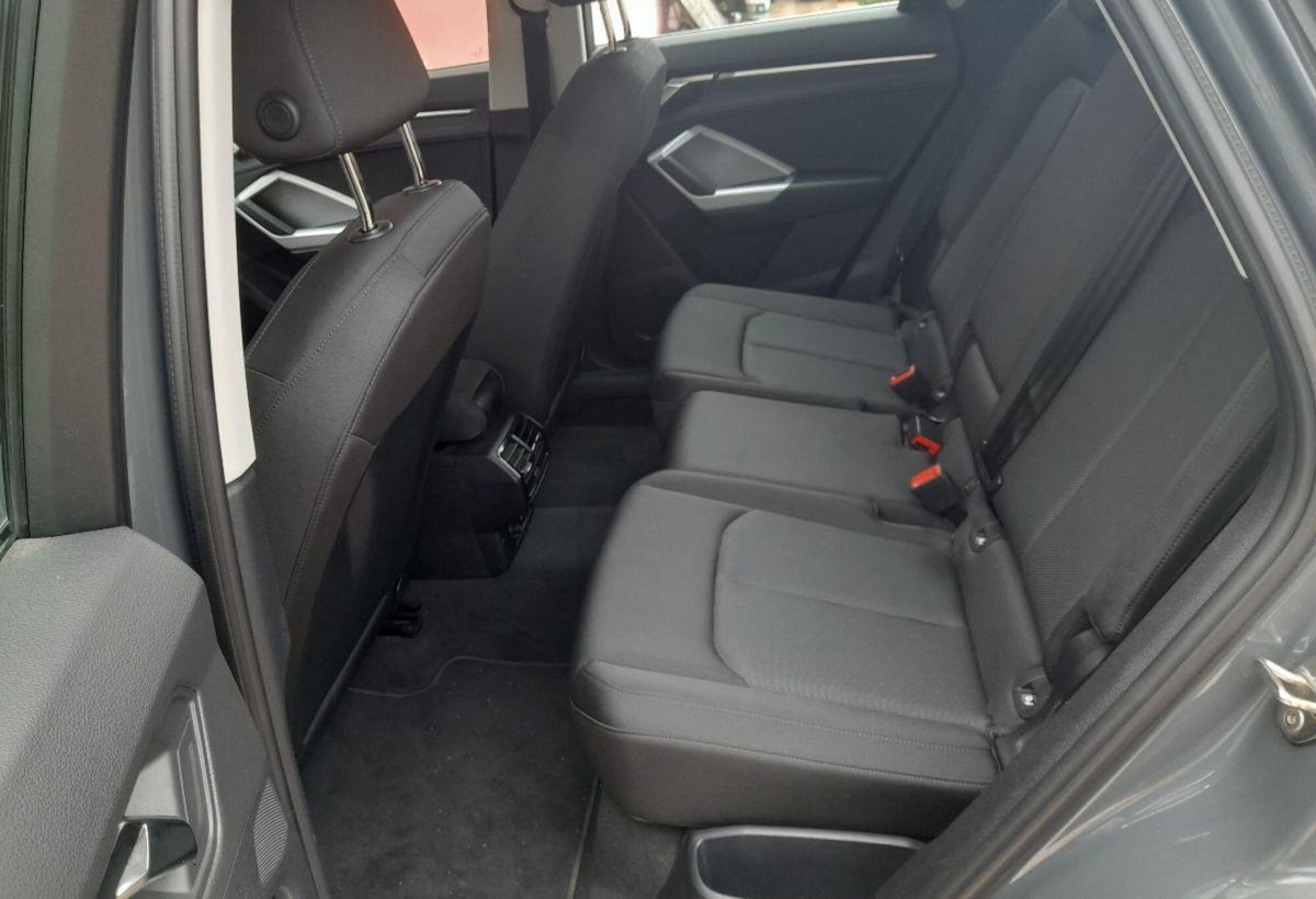 Audi Q3 2.0 TDI 150 CV Business (16)