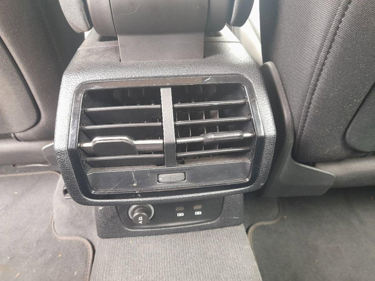 Audi Q3 2.0 TDI 150 CV Business (17)