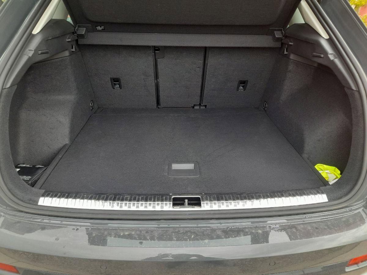 Audi Q3 2.0 TDI 150 CV Business (18)
