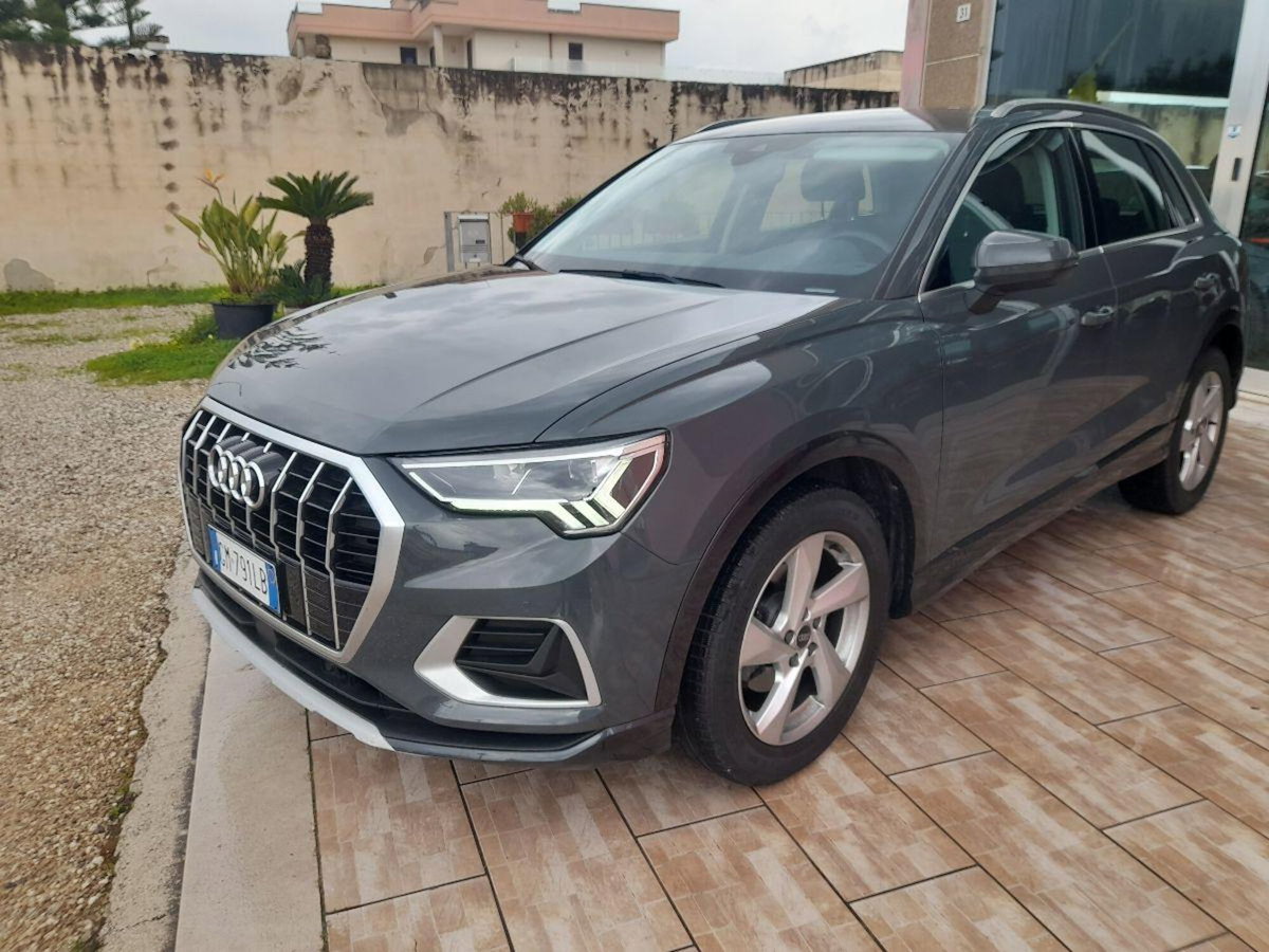 Audi Q3 2.0 TDI 150 CV Business (3)