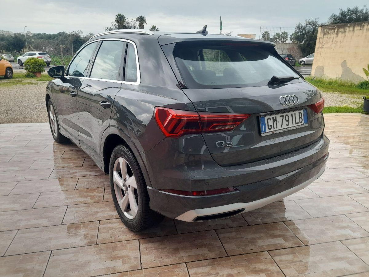 Audi Q3 2.0 TDI 150 CV Business (4)