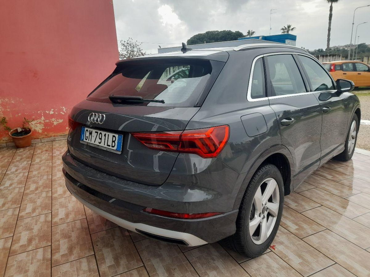 Audi Q3 2.0 TDI 150 CV Business (5)