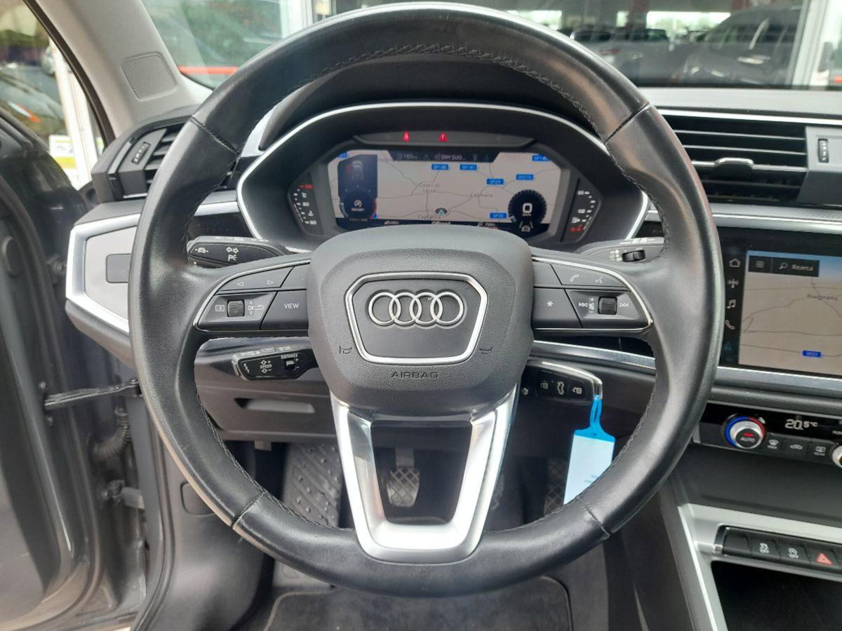Audi Q3 2.0 TDI 150 CV Business (9)