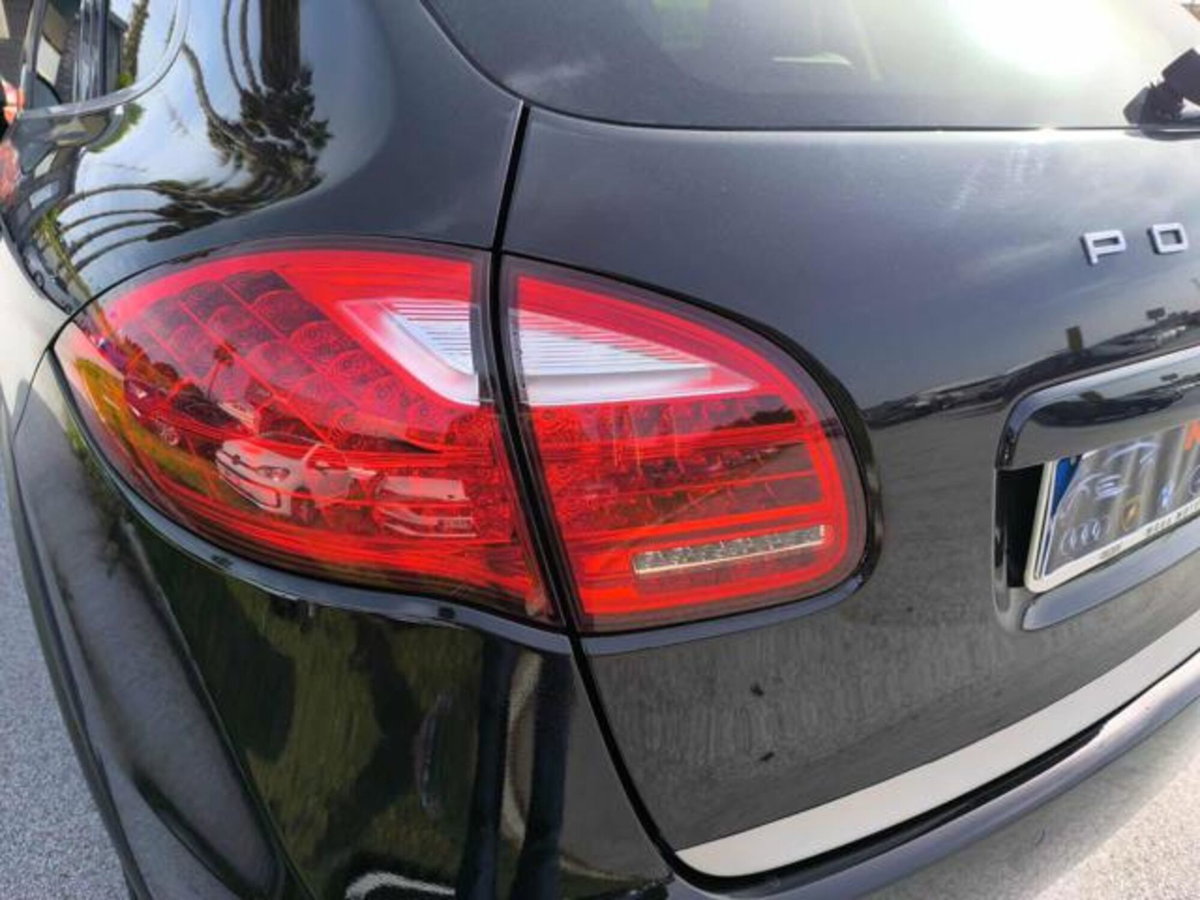 Porsche Cayenne 3.0 Diesel 250CV Platinum Edition (10)