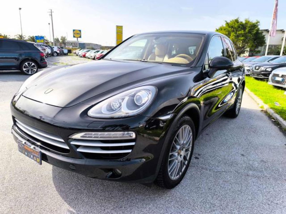 Porsche Cayenne 3.0 Diesel 250CV Platinum Edition (2)