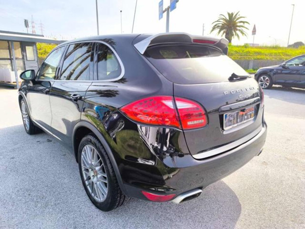 Porsche Cayenne 3.0 Diesel 250CV Platinum Edition (3)