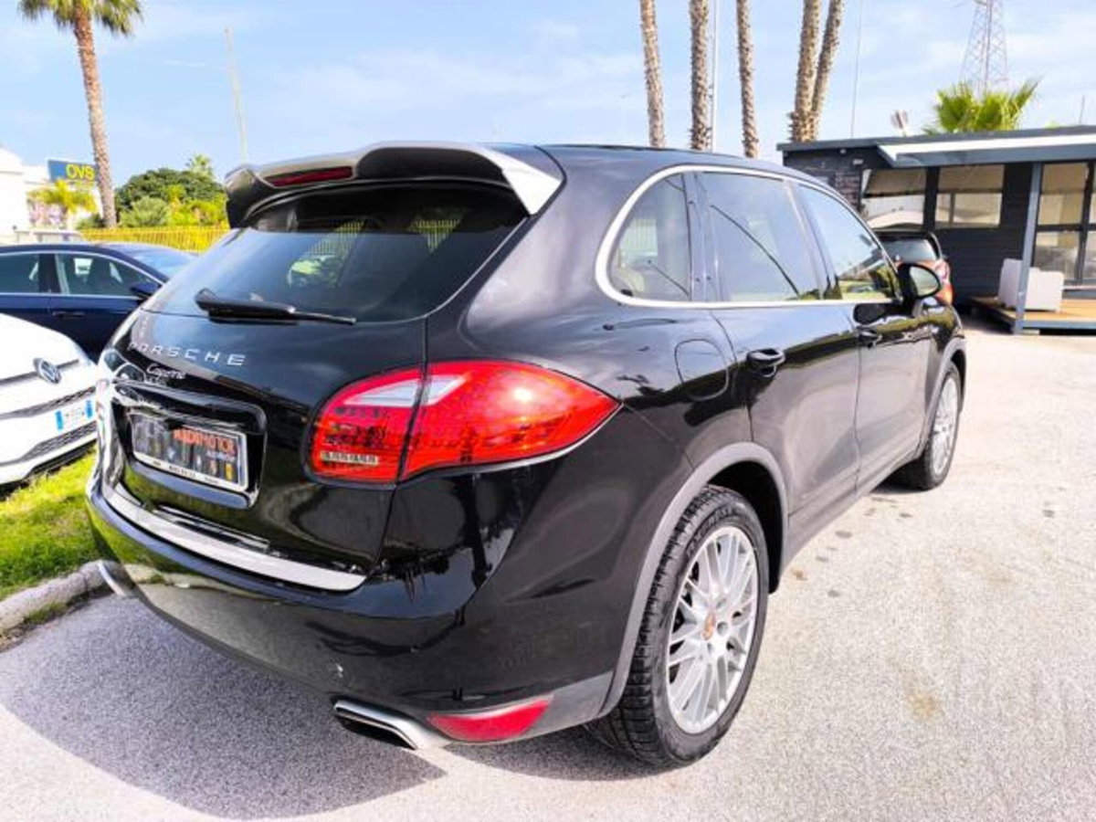 Porsche Cayenne 3.0 Diesel 250CV Platinum Edition (4)