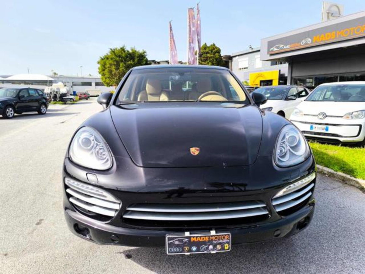 Porsche Cayenne 3.0 Diesel 250CV Platinum Edition (5)