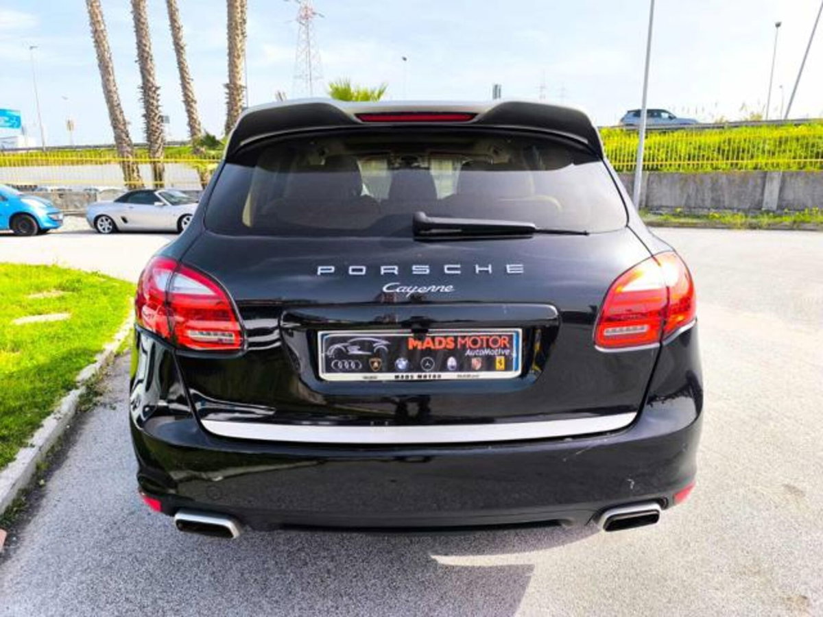 Porsche Cayenne 3.0 Diesel 250CV Platinum Edition (6)