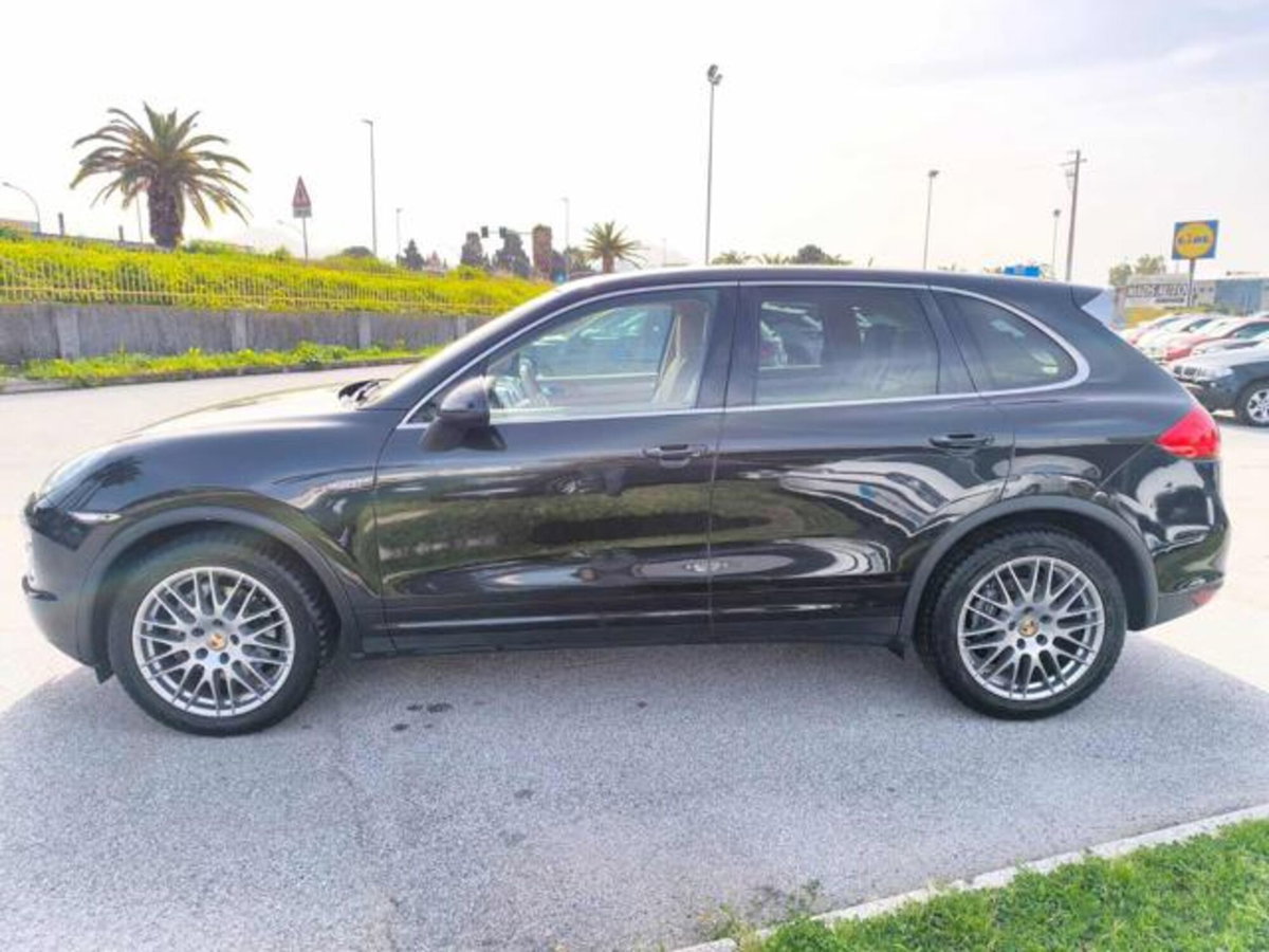 Porsche Cayenne 3.0 Diesel 250CV Platinum Edition (7)