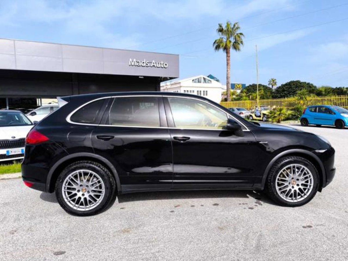 Porsche Cayenne 3.0 Diesel 250CV Platinum Edition (8)