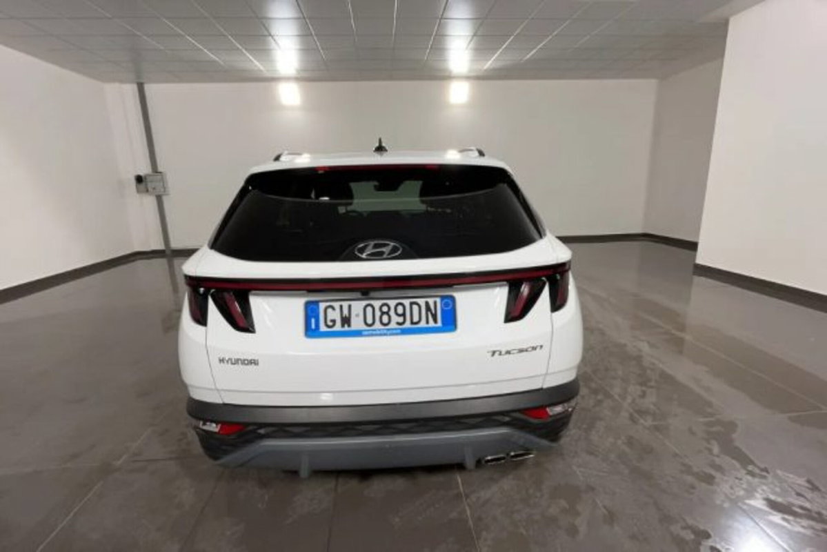 Hyundai Tucson 1.6 crdi 48V Xline 2wd dct (15)