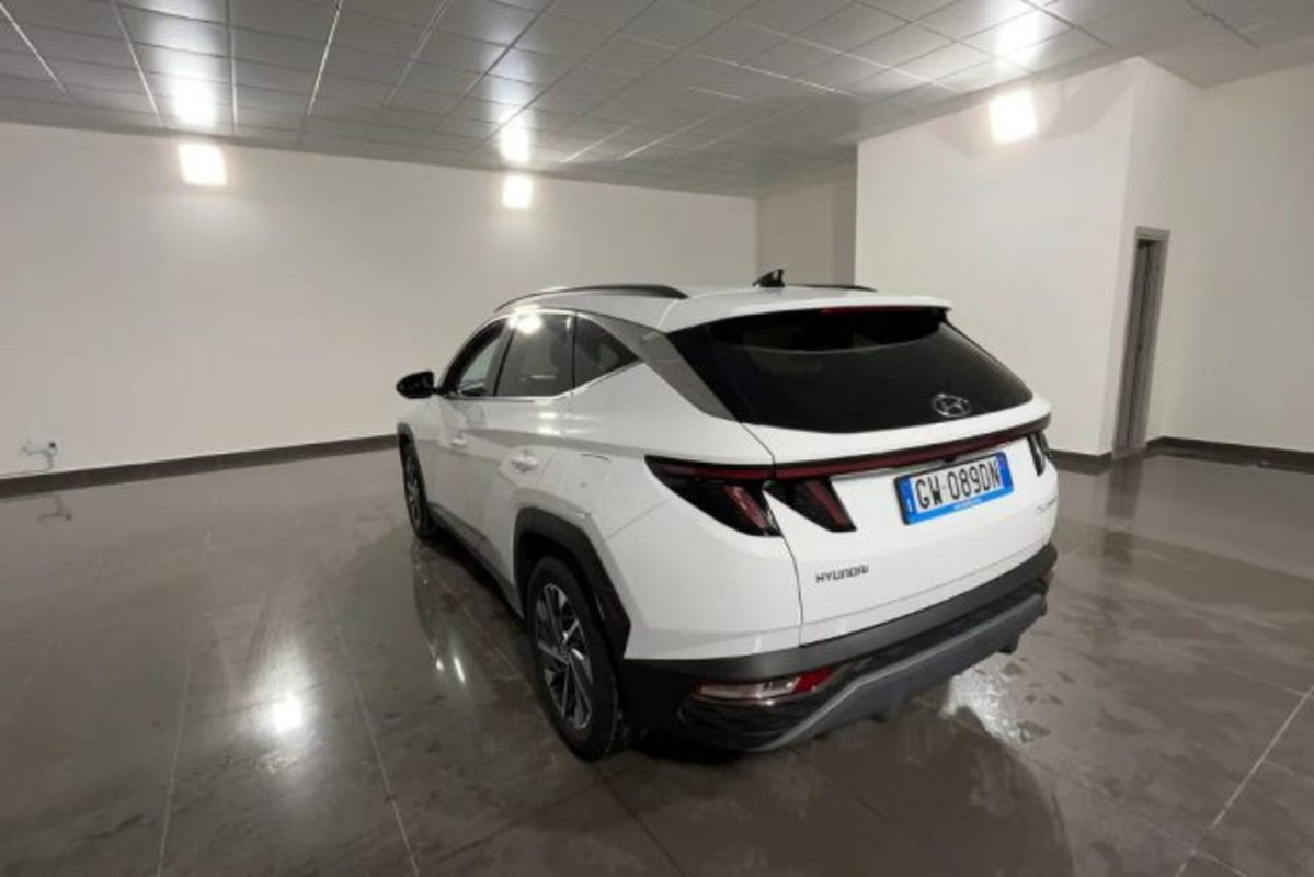 Hyundai Tucson 1.6 crdi 48V Xline 2wd dct (5)