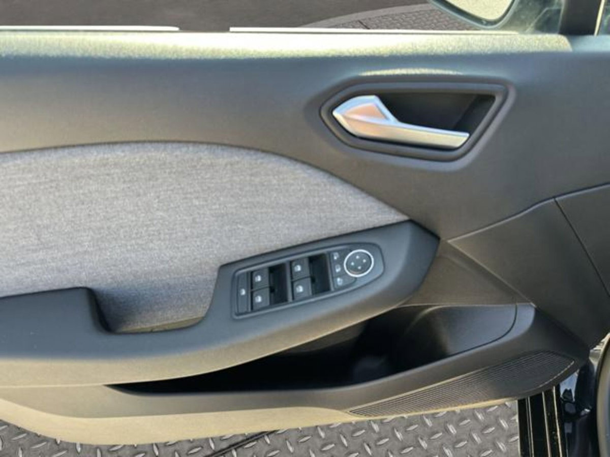 Renault Clio TCe 90 CV 5 porte Techno (8)