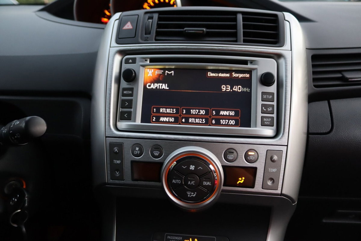 Toyota Verso 2.0 D Style 7 posti (20)