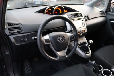 Toyota Verso 2.0 D Style 7 posti (7)
