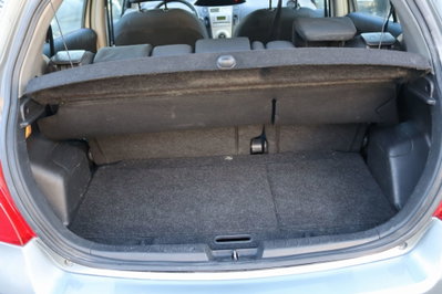 Toyota Yaris 1.D-4D 5 porte (14)