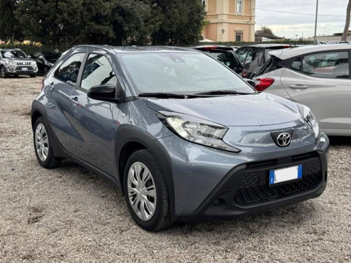 Toyota Aygo X 1.0 Lounge 72cv (3)