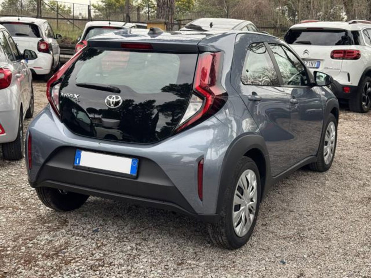 Toyota Aygo X 1.0 Lounge 72cv (4)