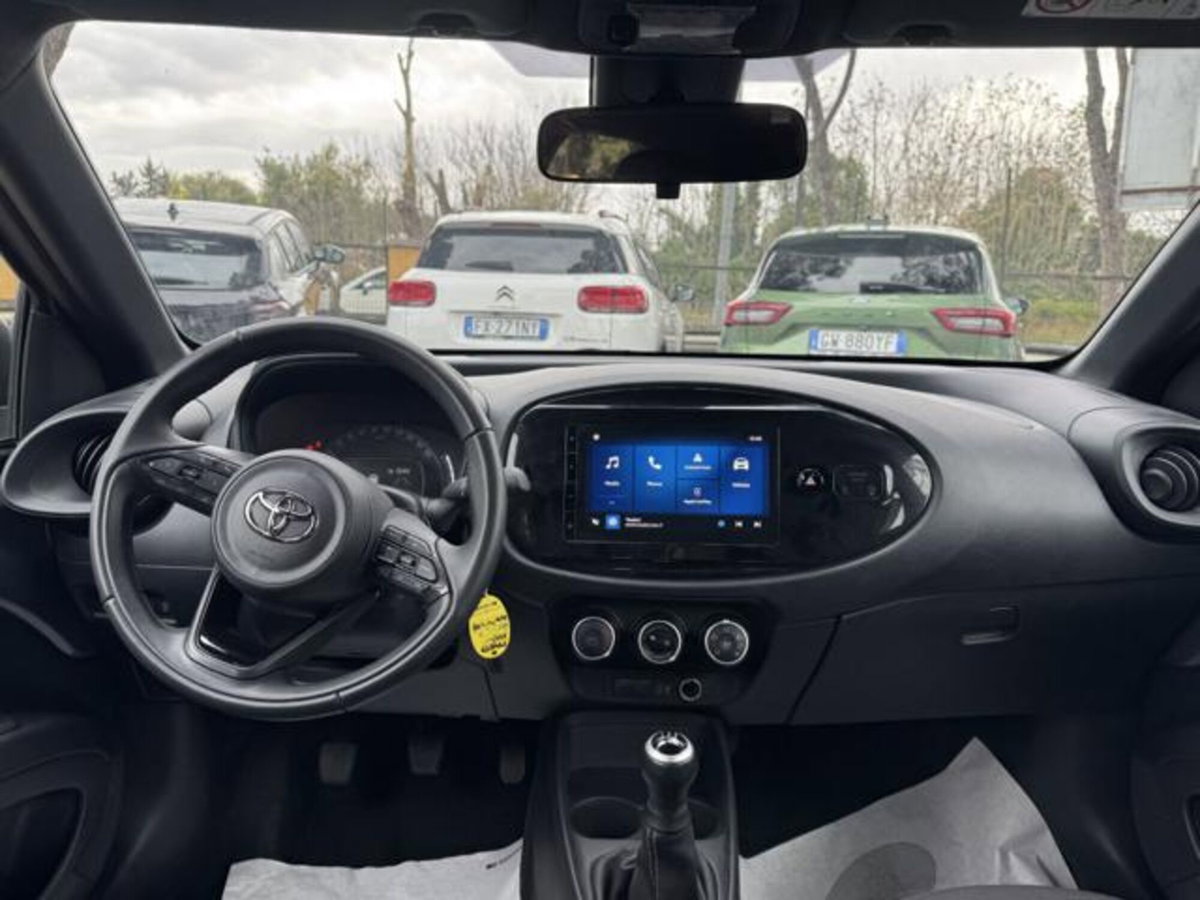 Toyota Aygo X 1.0 Lounge 72cv (7)