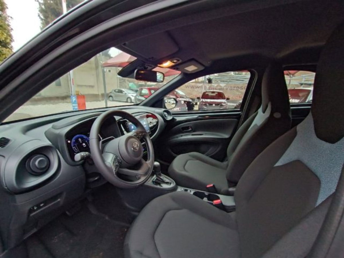 Toyota Aygo X 1.5 hybrid e-cvt (10)