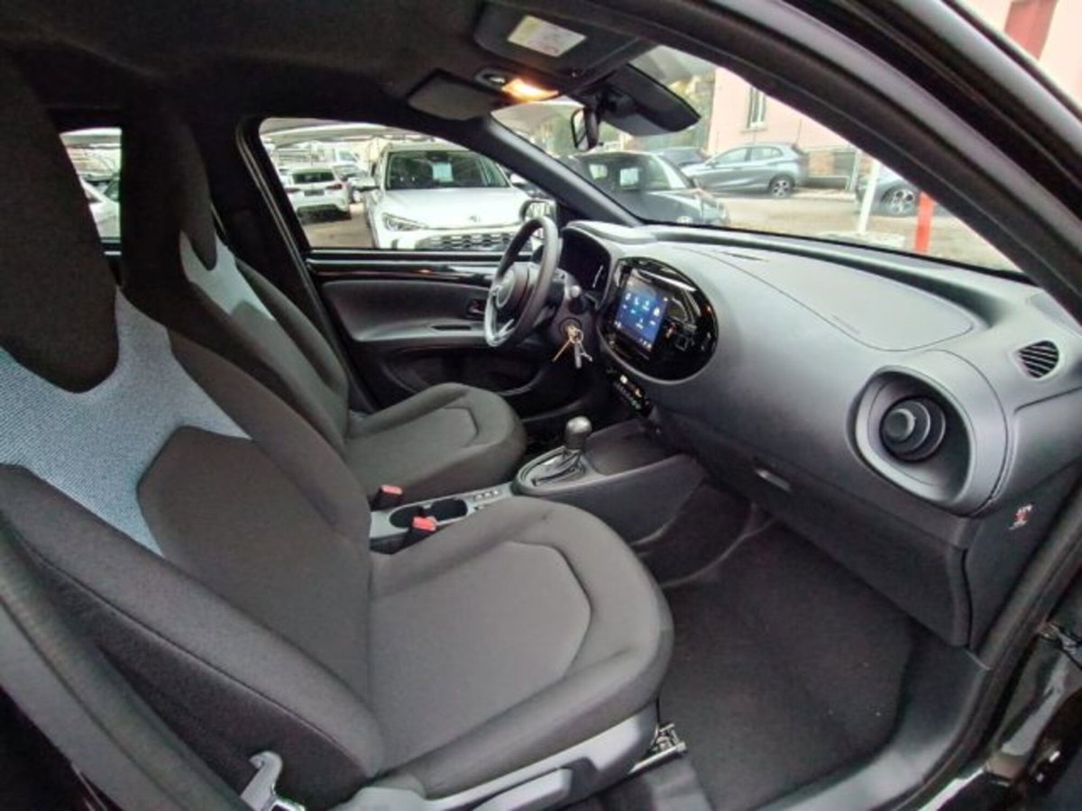 Toyota Aygo X 1.5 hybrid e-cvt (12)
