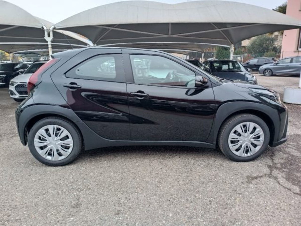 Toyota Aygo X 1.5 hybrid e-cvt (8)