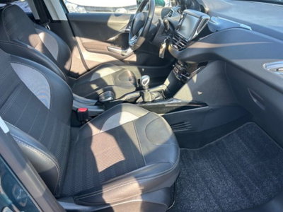 Peugeot 2008 120 S&S Black Matt (15)