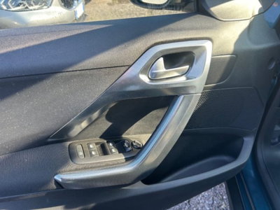Peugeot 2008 120 S&S Black Matt (18)