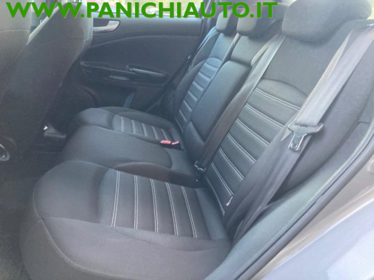 Alfa Romeo Giulietta 1.6 JTDm Giulietta 120cv (9)