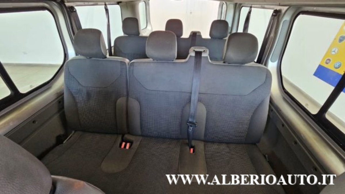 Opel Vivaro Furgone 27 2.0 CDTI 120CV PC-TN Combi 9 posti (14)