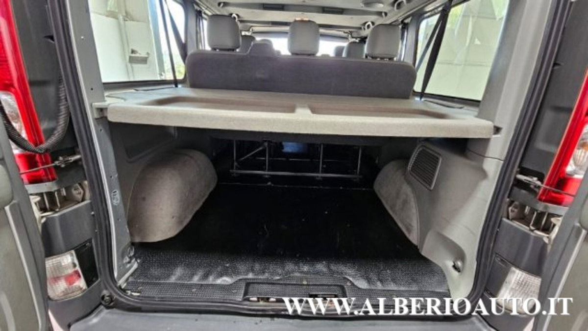 Opel Vivaro Furgone 27 2.0 CDTI 120CV PC-TN Combi 9 posti (15)