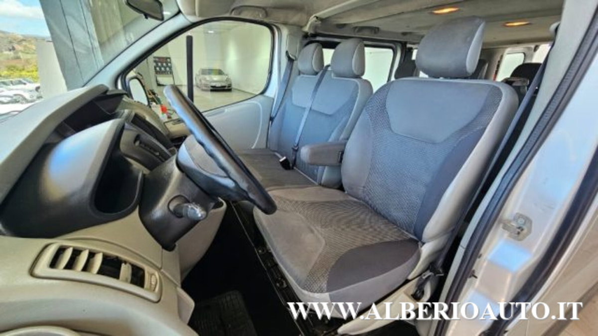 Opel Vivaro Furgone 27 2.0 CDTI 120CV PC-TN Combi 9 posti (16)