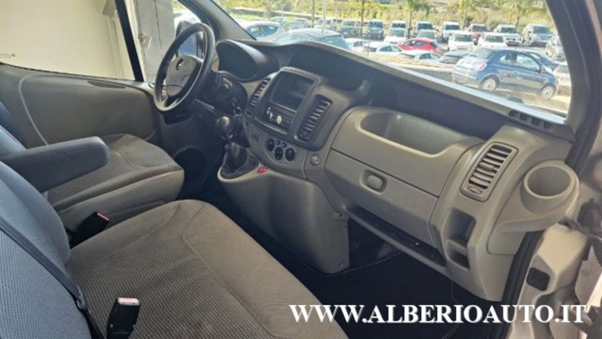 Opel Vivaro Furgone 27 2.0 CDTI 120CV PC-TN Combi 9 posti (8)
