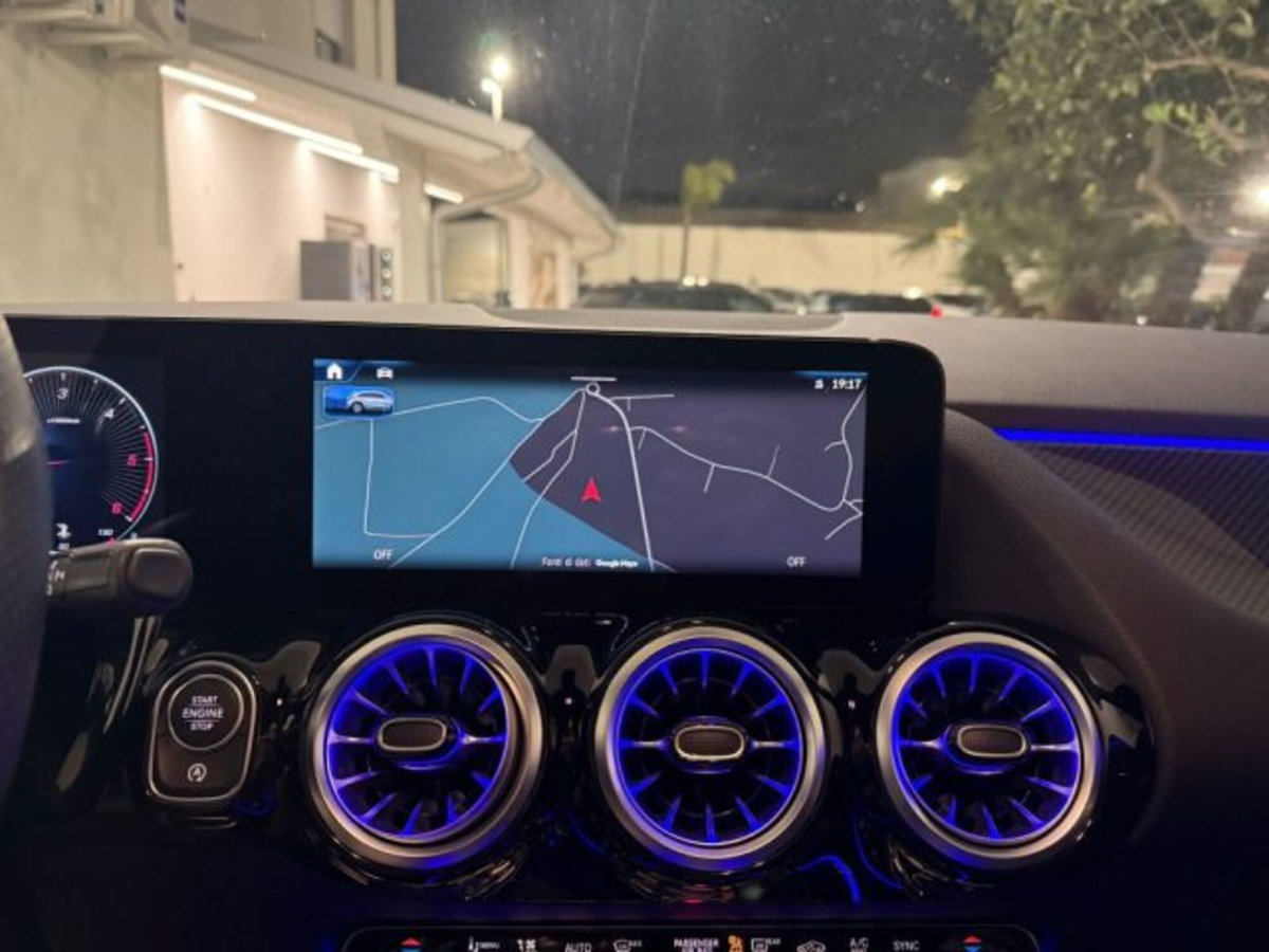 Mercedes-Benz GLA SUV 200 d AMG Line Premium Plus 4matic auto (17)