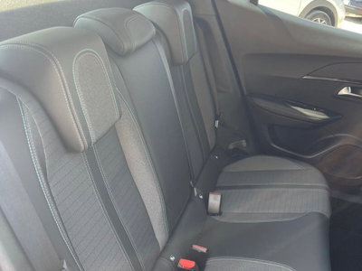 Peugeot 2008 BlueHDi 130 S&S EAT8 GT Pack (11)