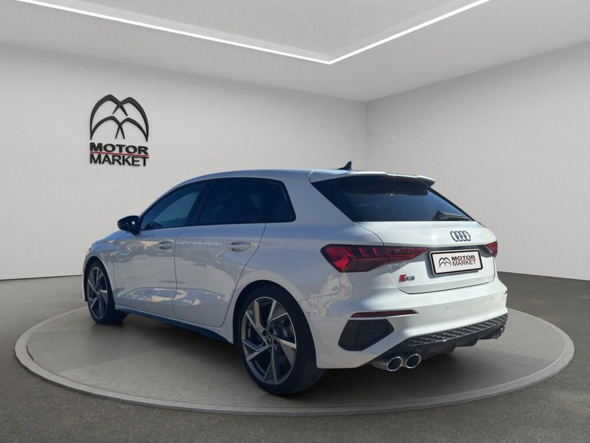 Audi S3 Sportback 2.0 TFSI quattro S tronic (8)