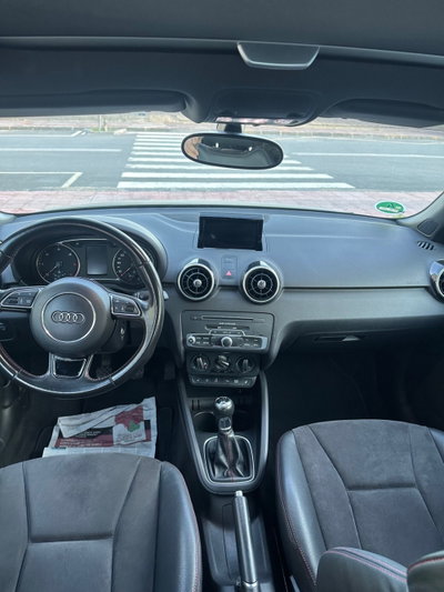 Audi A1 Sportback 1.6 TDI 116 CV S tronic Admired (9)