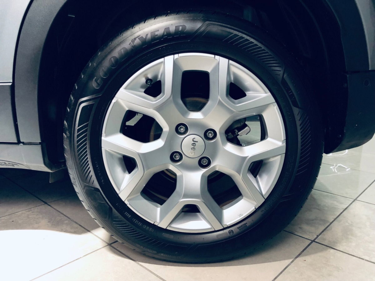 Jeep Avenger 1.2 turbo Altitude fwd 100cv (17)