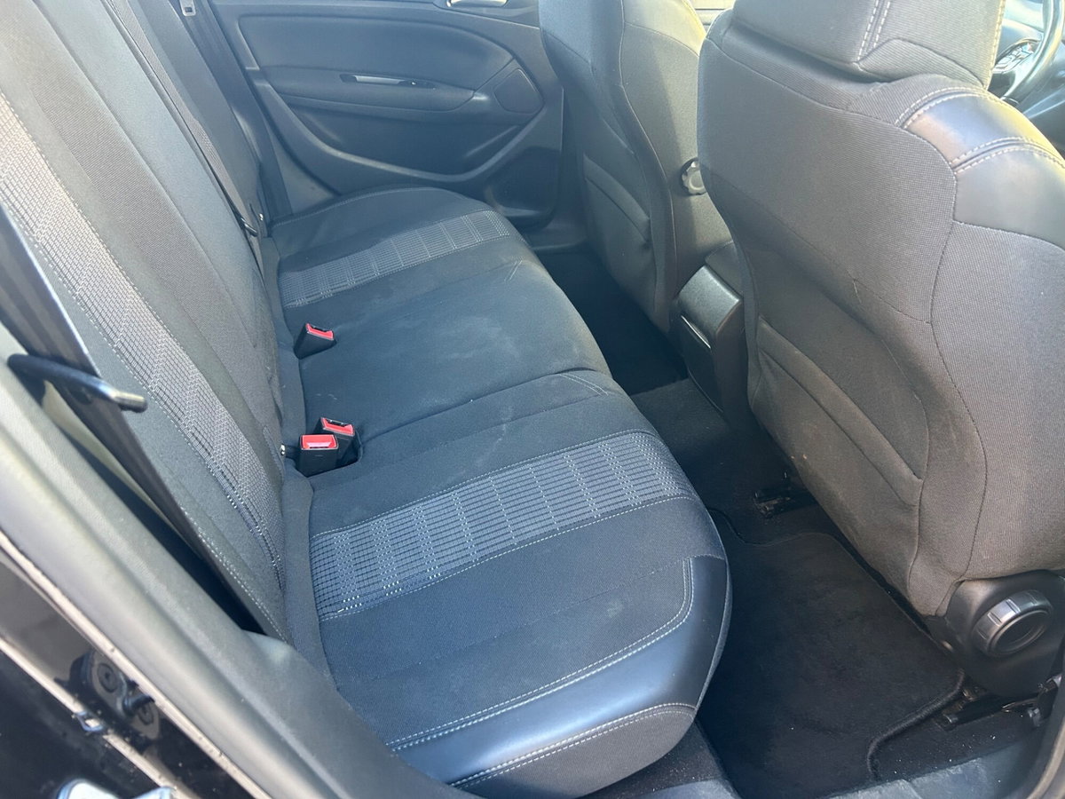 Peugeot 308 SW BlueHDi 120 S&S EAT6 Allure (19)