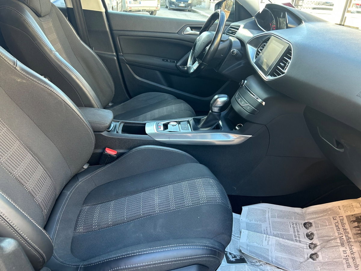 Peugeot 308 SW BlueHDi 120 S&S EAT6 Allure (20)